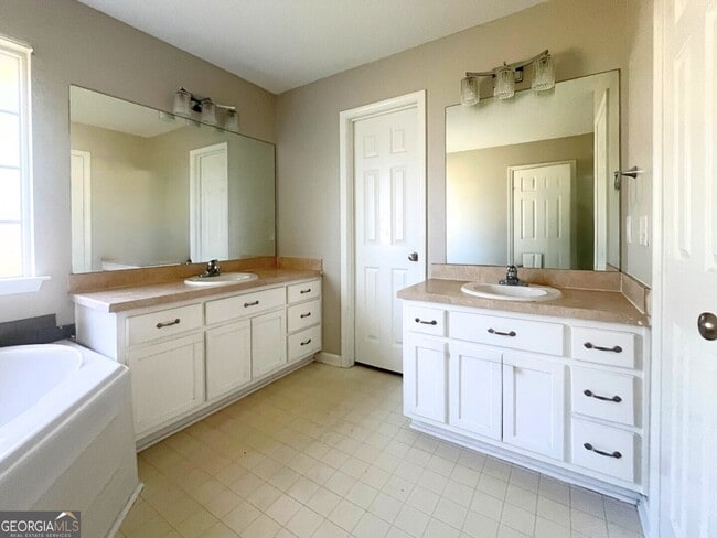 Building Photo - 104 Sugar Maple Way