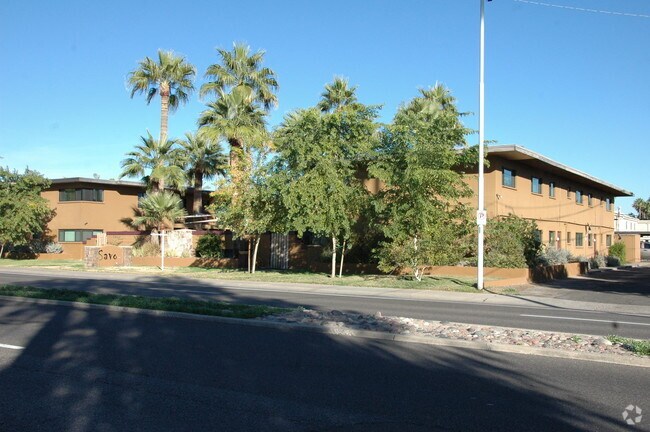 Building Photo - Savoy Plaza Apartments