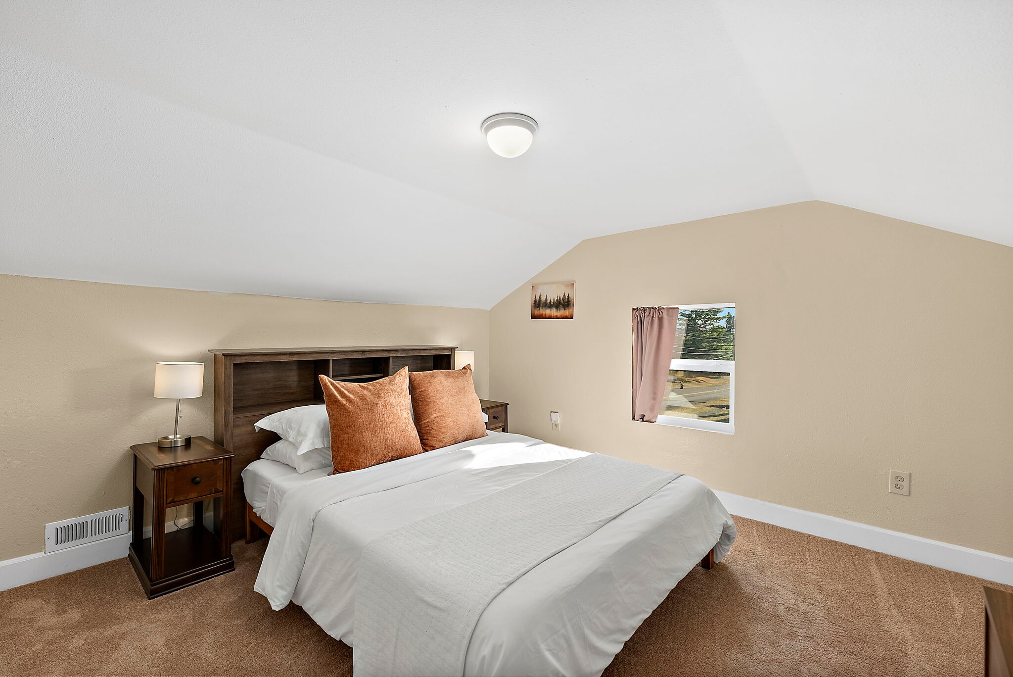 Building Photo - 126 E 43rd St