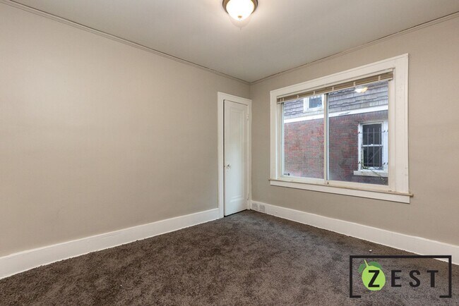 Building Photo - 4893 Chatsworth St