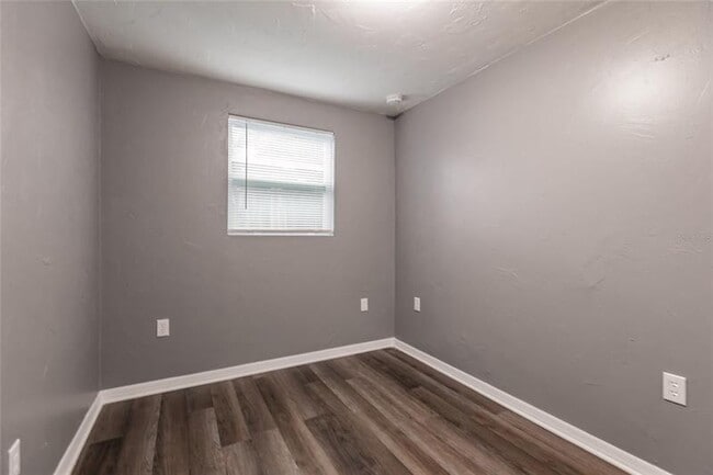 Building Photo - 3900 Locust Ave