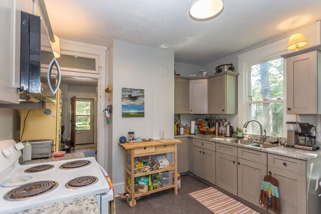 Building Photo - Single Family Home for Rent