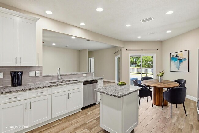 Building Photo - 2892 Chancery Ln