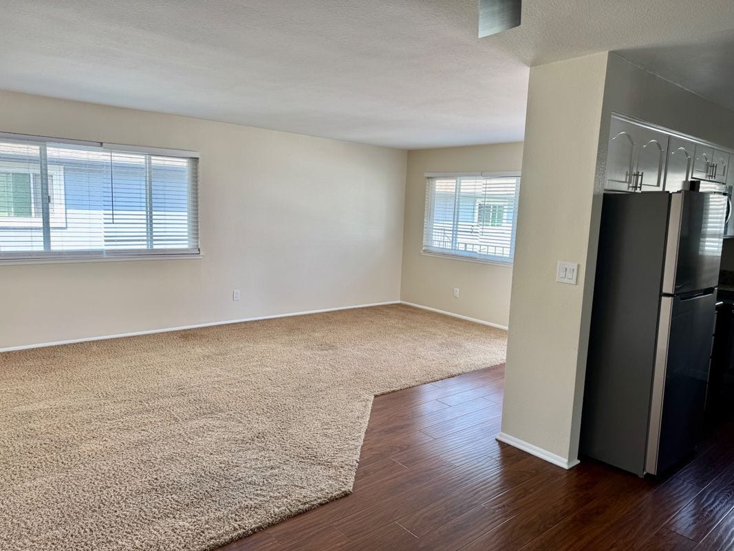 Building Photo - 4638 Via Vista Cir