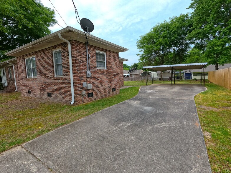 Building Photo - 11 Owens Rd