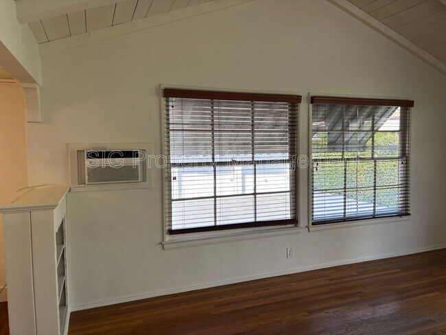 Building Photo - 5071 Kester Ave