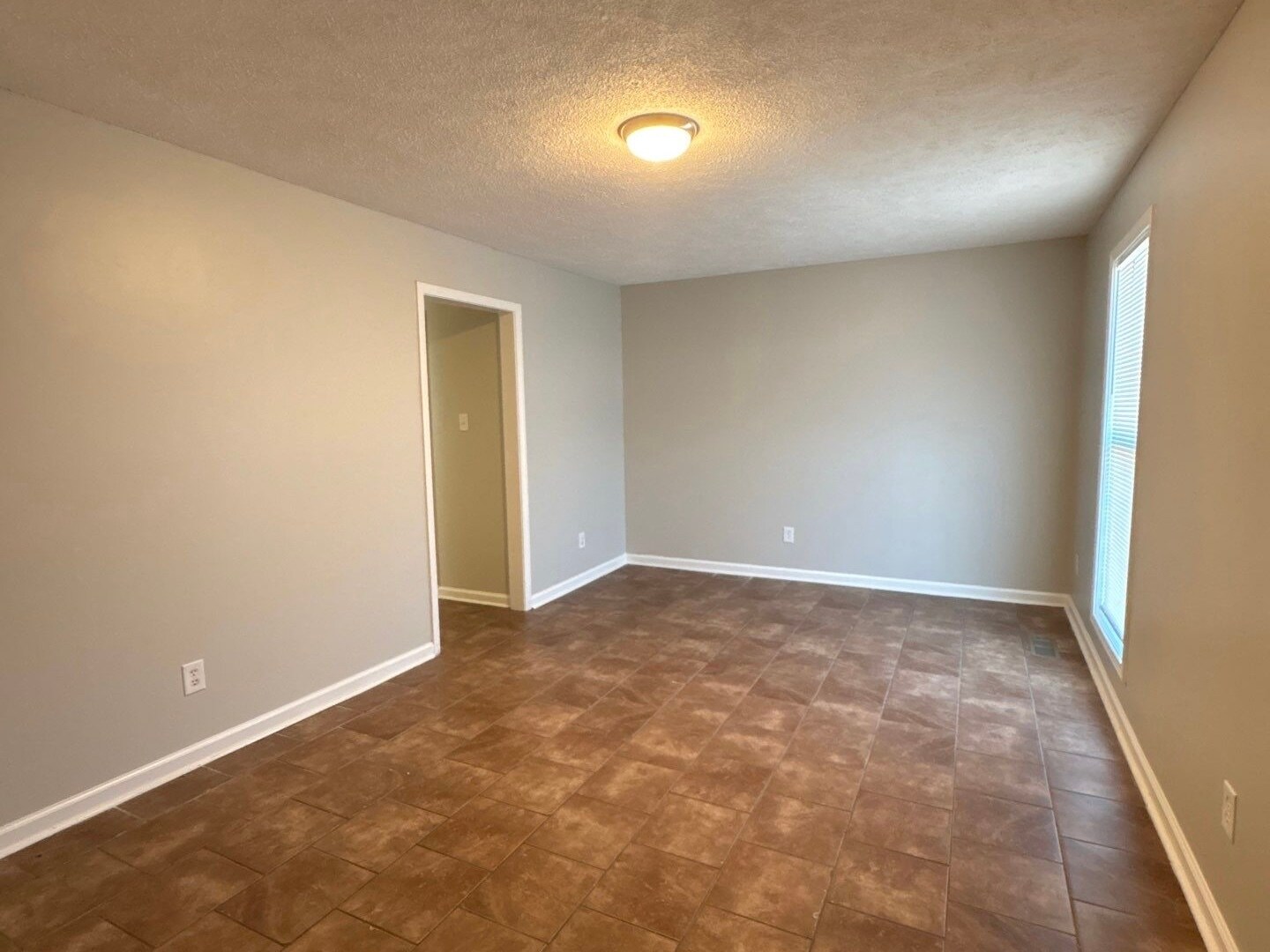 Building Photo - 1962 N Royal St