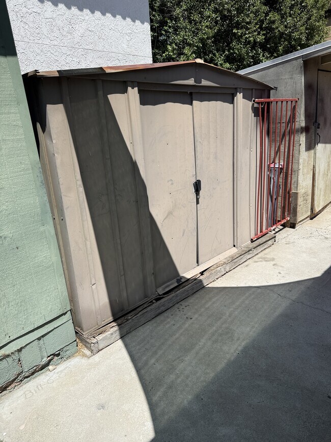 Building Photo - 1869 Patricia Ave