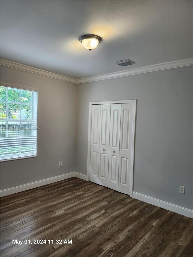 Building Photo - 1023 SW 12th Ct