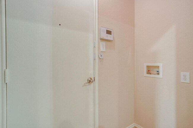 Building Photo - Amazing 3 Bed 2 Bath Rental in Alexandra Meadows- Eagle Mountain ISD- 76131