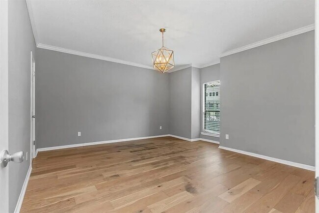 Building Photo - 1100 Augusta Dr