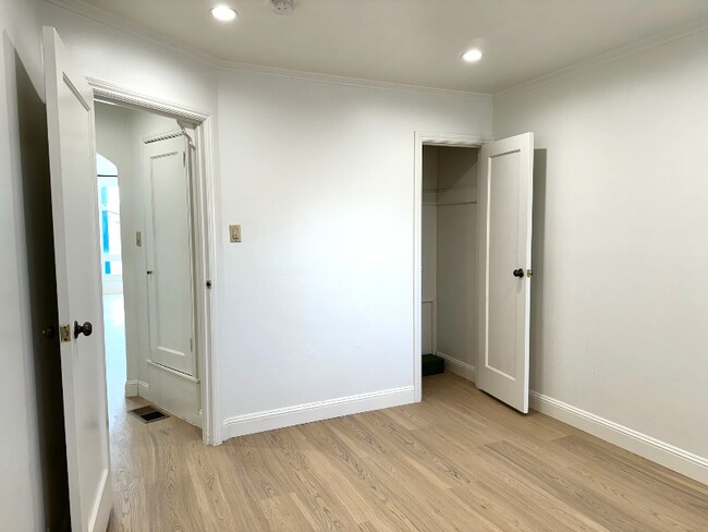 Building Photo - 2626 Moraga St