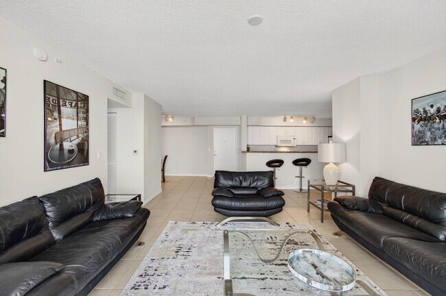 Building Photo - 3606 S Ocean Blvd