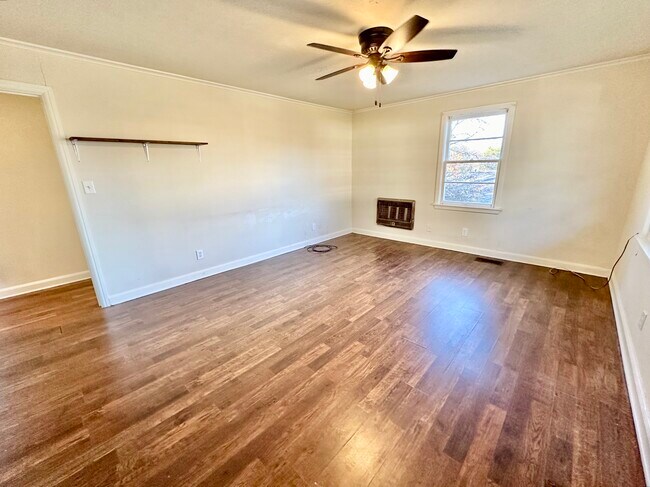 Living Room 1 - 922 Lynden Blvd