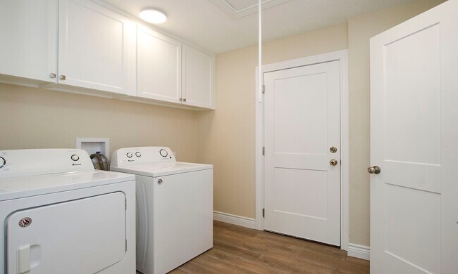 Building Photo - 14535 Diamondhead N