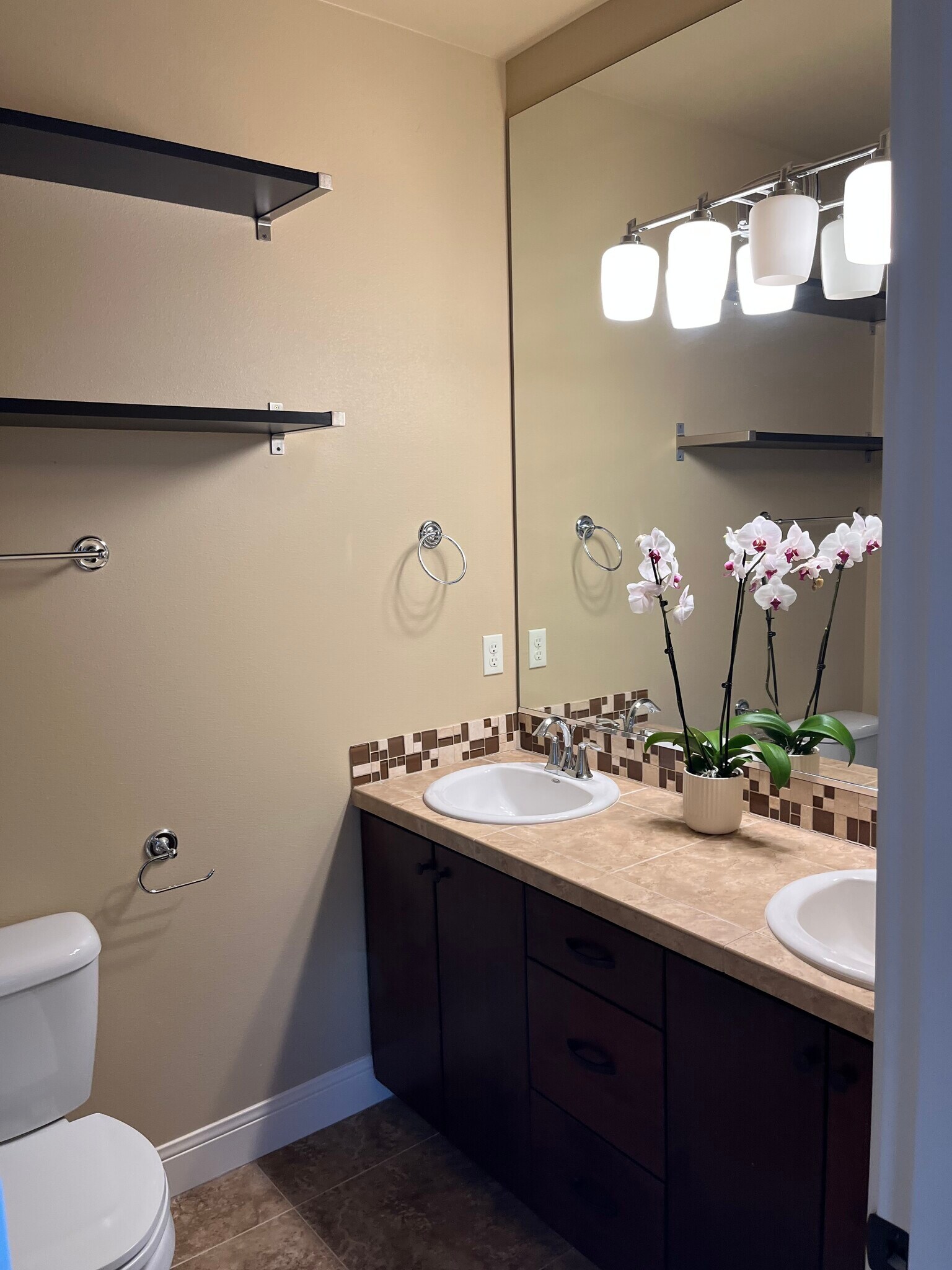 Main upstairs bathroom - 14260 SW Compass Dr