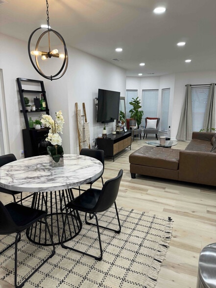 Building Photo - 3707 Grant Pl NE