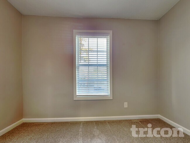 Building Photo - 404 Wolf Creek Ct