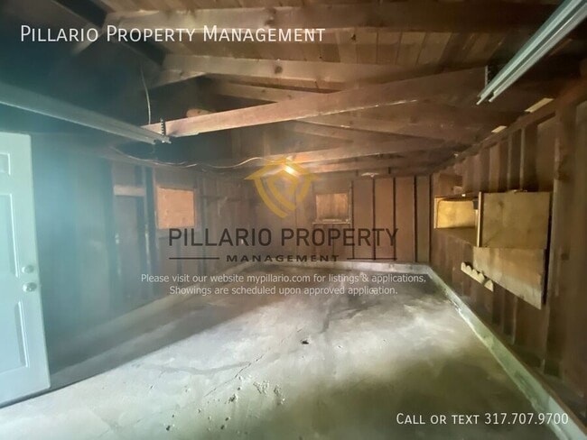 Building Photo - 1210 S Sheffield Ave