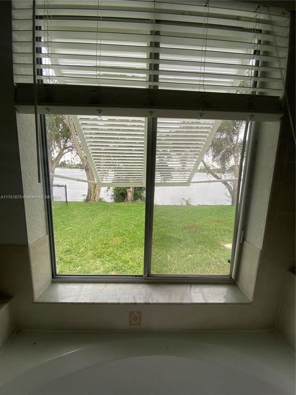 Building Photo - 1037 SW 149th Ln