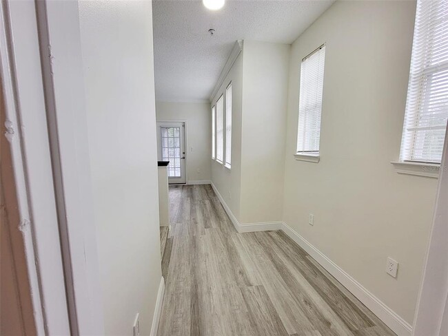 Building Photo - 12024 Villanova Dr