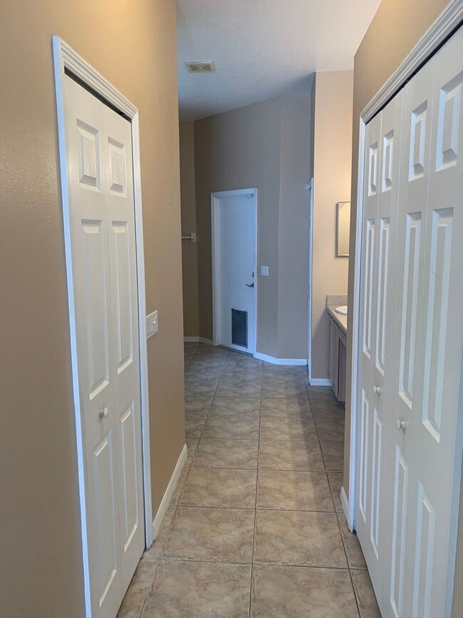 Building Photo - Quality Home in Great Neighborhood