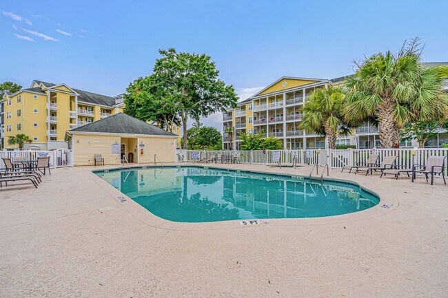 Building Photo - 601 N Hillside Dr