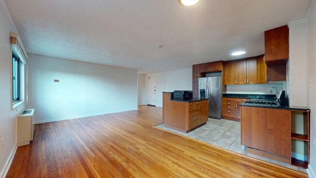 Building Photo - 1200 S Arlington Ridge Rd
