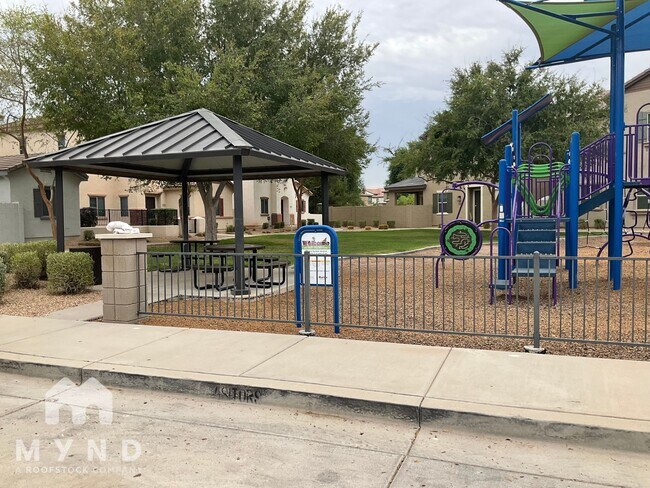 Building Photo - 2507 N 148th Dr