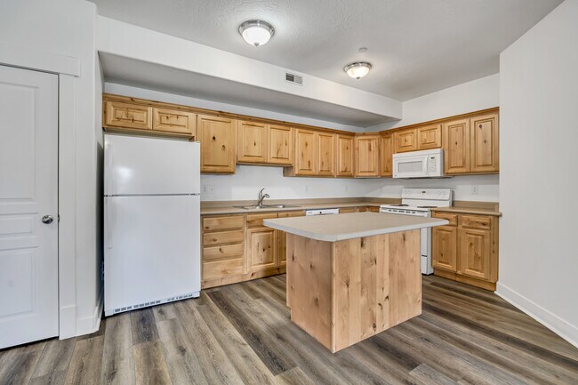 Building Photo - Cedar Street Holdings