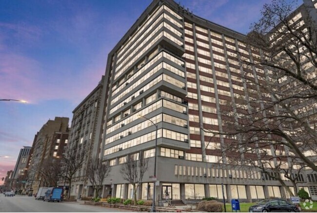 Building Photo - 3410 N Lake Shore Dr