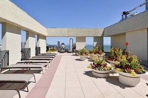 sundeck - 100 E Bellevue Plz