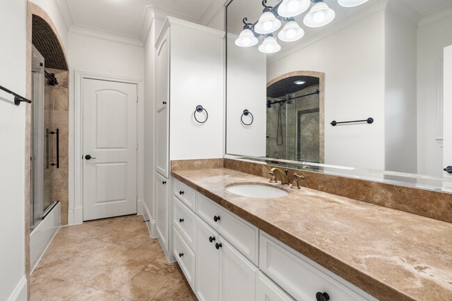 Building Photo - 4134 Bellefontaine