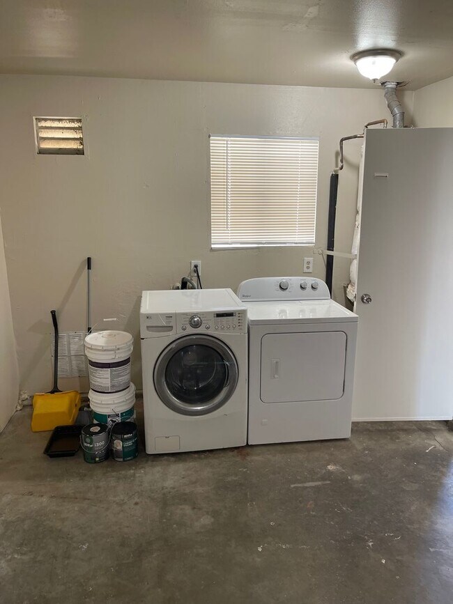 Building Photo - Grove Condos