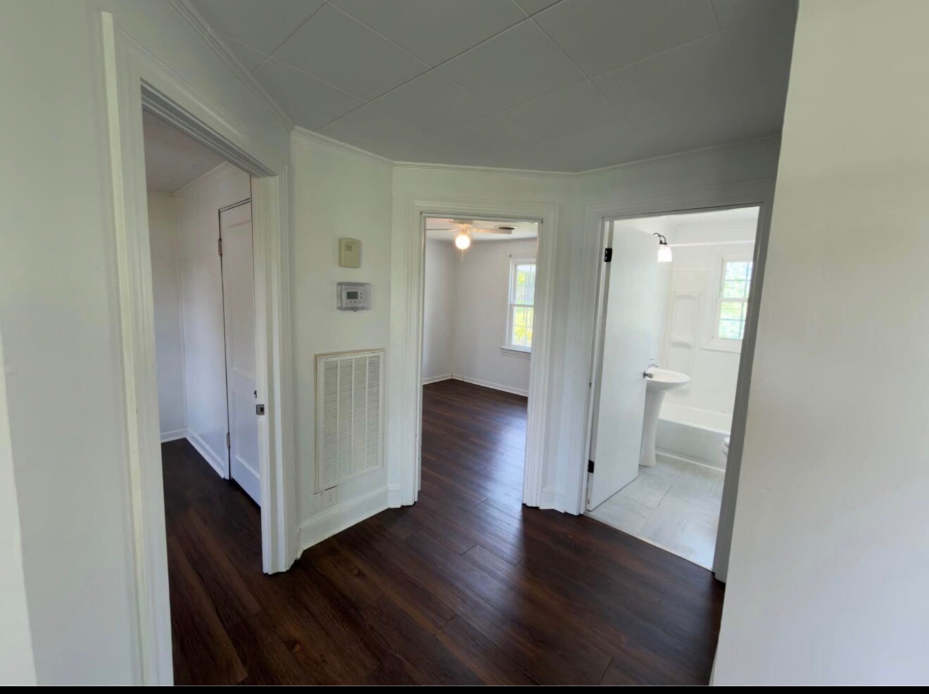 Building Photo - 103 Pelican Ln
