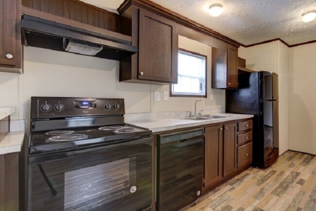 Building Photo - 96 Luart Dr