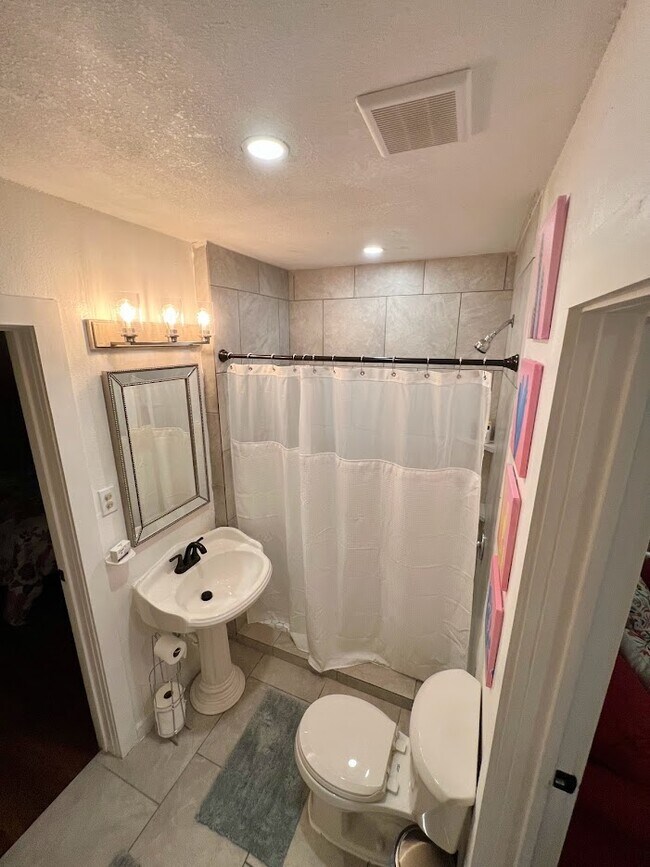 Bathroom - 1921 Sacramento