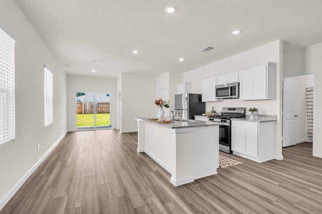 Building Photo - 18669 Shauna Danielle Dr