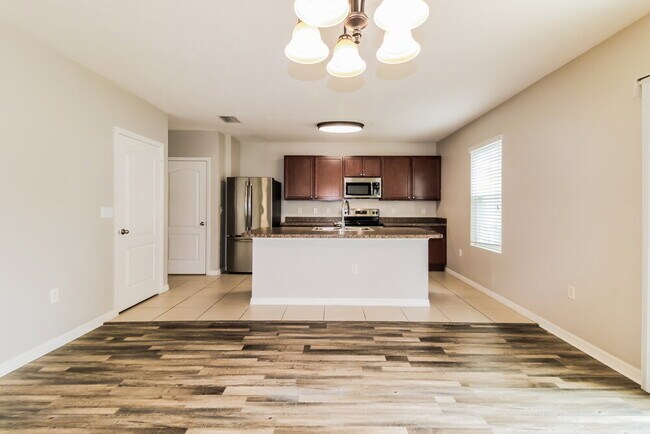 Building Photo - 14489 Finsbury Dr