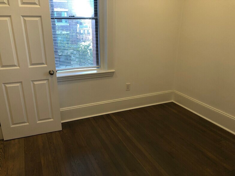 Building Photo - 5 Myrtle St