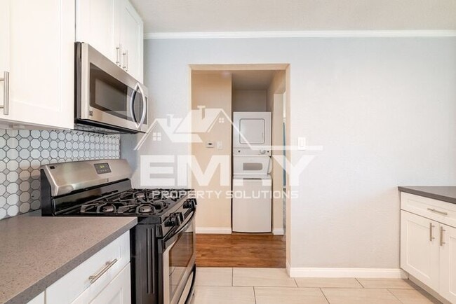 Building Photo - New 3 bed 1 bath house in Los Angeles CA 90063