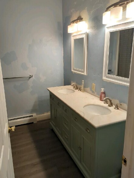 Building Photo - 440 Franklin Ave