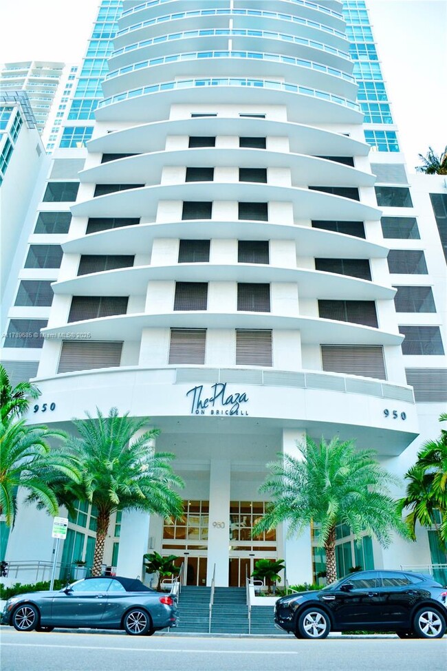 Primary Photo - 950 Brickell Bay Dr