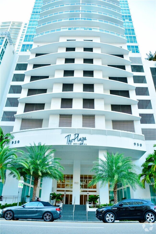 Building Photo - 950 Brickell Bay Dr