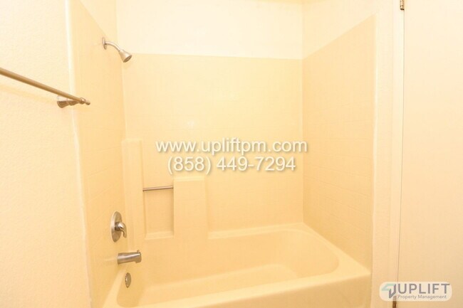 Building Photo - 9740 Mesa Springs Way