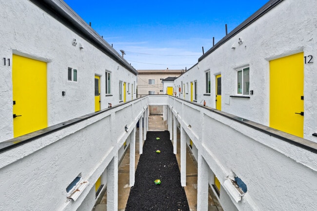 Building Photo - 201 Normandie Ave