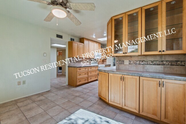 Building Photo - 5084 N Camino Del Lazo
