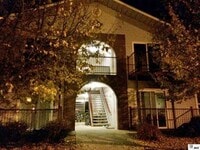 Building Photo - 3bed/2bath ground floor condo close to U of I, Shopping, Public Transportation