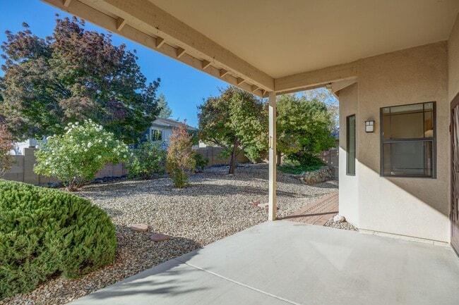 Building Photo - 3 Bedroom, 2 Bath Home in Prescott!