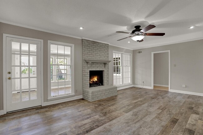 Building Photo - 5718 Rich Rd